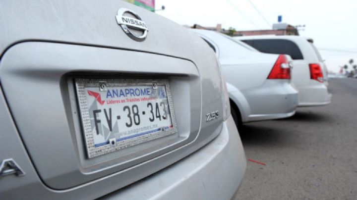 Autos "chocolate": Cobro de placas arrancará la próxima semana