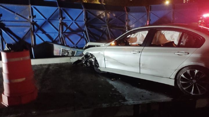 ¡Oootra vez! Auto choca contra la Glorieta del Ahuehuete en CDMX