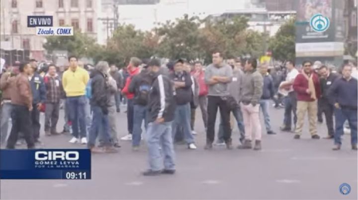 El SME está de vuelta: Electricistas protestan frente a Palacio Nacional; esperan reunirse con AMLO