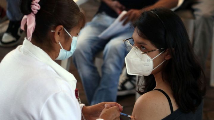 Menstruación: Vacuna COVID-19 cambió el ciclo de 1 de cada 10 mexicanas, según encuesta