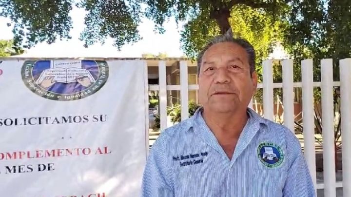 Por incumplimiento de pago hacen plantón trabajadores de COBACH