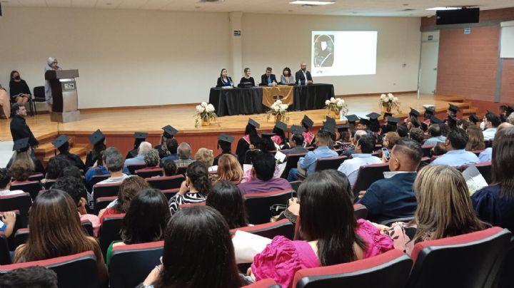 Egresan Maestros en Educación y Doctores en Ciencias de la Educación