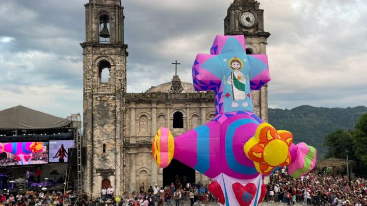 Festival de Globos de papel de China y pozas con aguas cristalinas en un mismo Pueblo Mágico