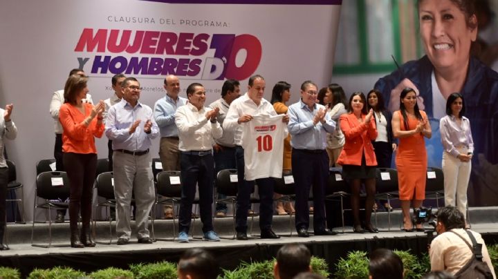 "Antes teníamos un futbolista de 10, ahora tenemos un Gobernador de 10": afirman graduados