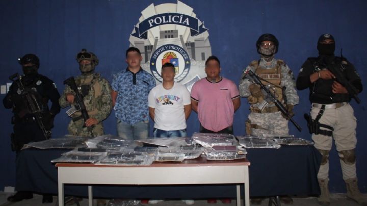 Detienen a 3 sujetos con armas de alto calibre en Quintana Roo