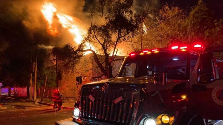 Reportan fuerte incendio en refaccionaria de Tlaquepaque, Jalisco