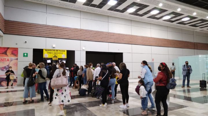 AIFA: Cafetería y sitio de taxis, comercios abiertos en inauguración del aeropuerto