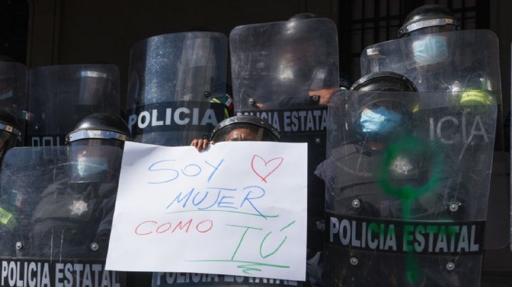 Marcha Día de la Mujer 2022: No hubo violencia ni represión, celebra AMLO