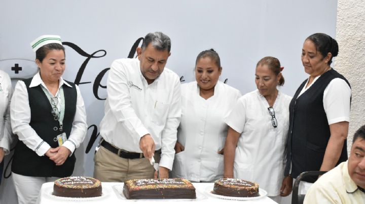 Celebra Amado Cruz Malpica a las enfermeras de Coatzacoalcos