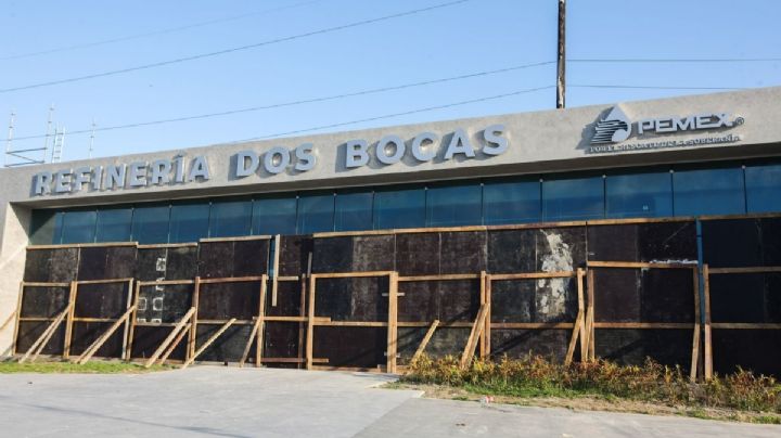 Refinería Dos Bocas: sale casi 50% más cara de lo estimado, según Bloomberg