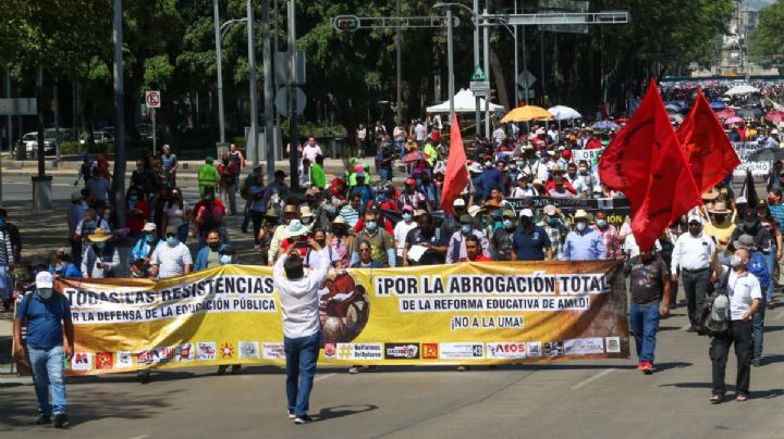 Día del Maestro: CNTE protesta en CDMX y exige un aumento del 100%