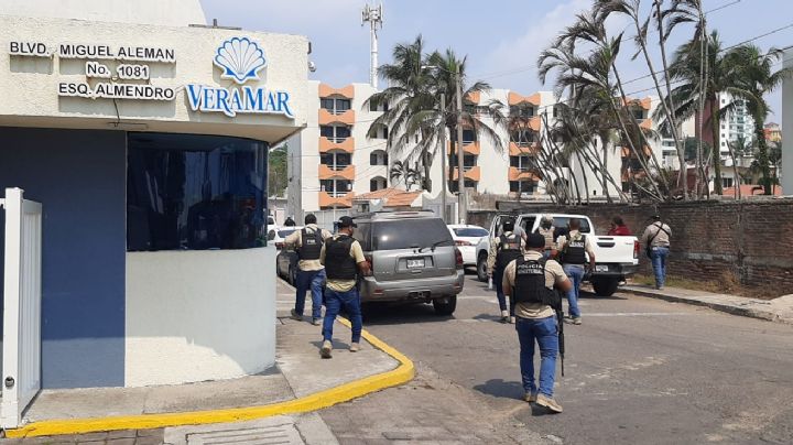 Catean edificio departamental de Boca del Río en busca del presunto feminicida de Montserrat Bendimes