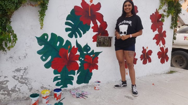 Joven tampiqueña es invitada a pintar murales en Altamira