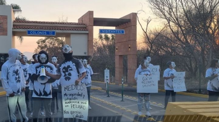 Gobernador se deslinda de protestas contra el rector de la UdeG