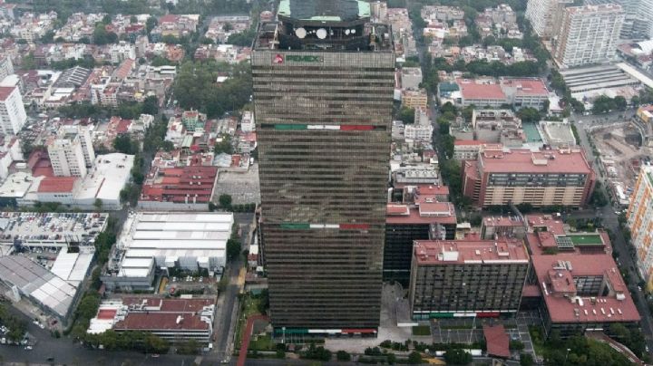 ¡Ojo! Petroleros protestan frente a la Torre de Pemex y bloquean Marina Nacional