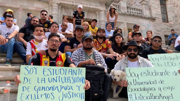 Estudiantes viajaron desde Guadalajara, para unirse a marcha de Universidad de Guanajuato