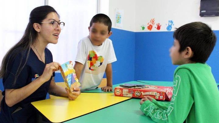 Capacita SEV a maestros para detectar y tratar casos de autismo en escuelas