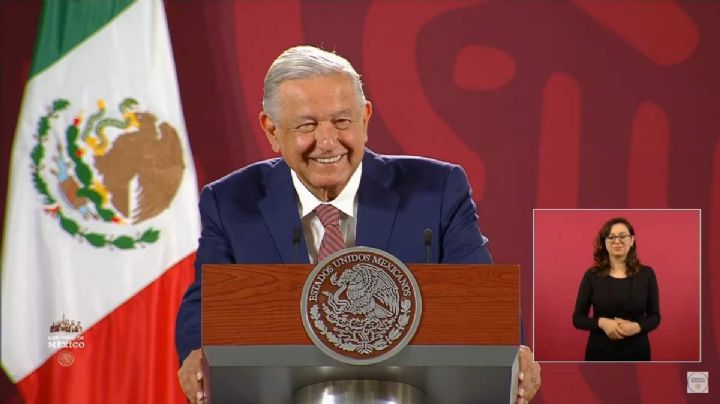 (VIDEO) AMLO arma 'pachanga' por Gustavo Petro: saca las cumbias y dice estar 'muy contento'