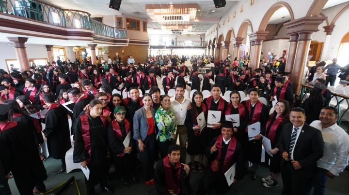 Celebra presidente municipal egreso de la generación 2019-2022 de Cecyte Ensenada