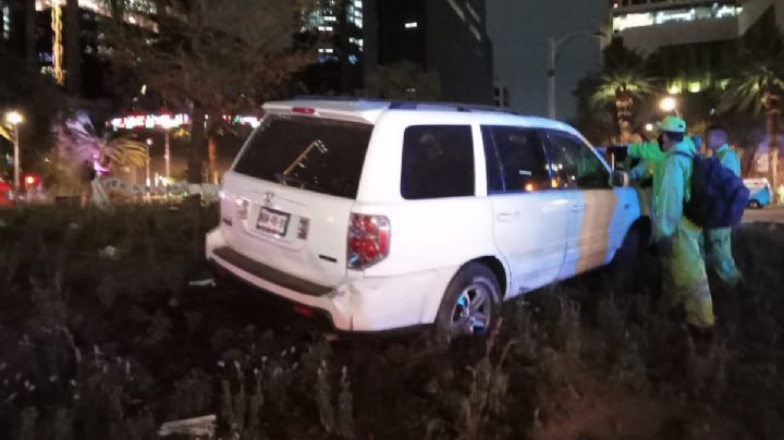 Glorieta del ahuehuete: conductor choca y casi ‘tumba’ el árbol colocado hace 2 días