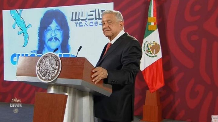 (VIDEO) Ahora Chico Che en la 'mañanera': AMLO dedica 'La Muralla' al muro fronterizo