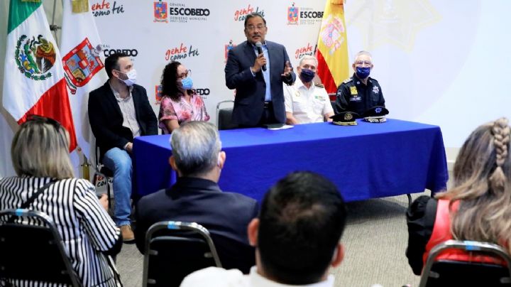 Presentan a creador de modelo de policía de proximidad