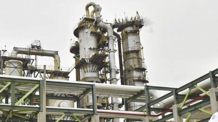 Incendio en refinería Madero de Pemex deja un trabajador muerto y un desaparecido