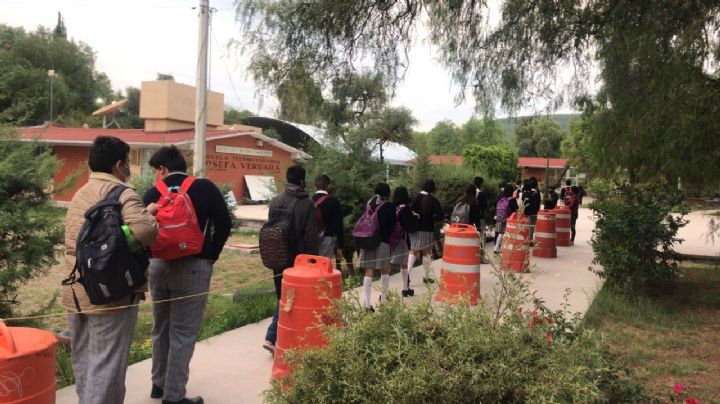 Telesecundaria donde estudiantes quemaron a otro regresa a clases presenciales