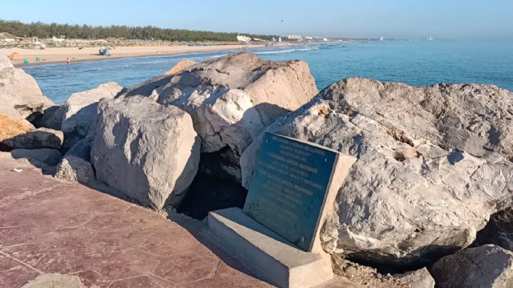 ¿Por qué se usan los epitafios en las escolleras de Playa Miramar?