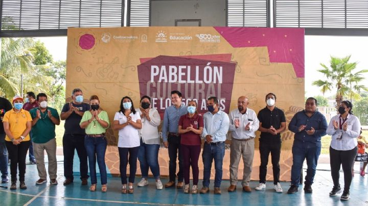 Familias aprovechan actividades recreativas del Pabellón Cultural del DIF