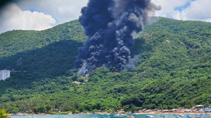 (VIDEO) Incendio en Acapulco: arde pipa con combustible en Avenida Escénica