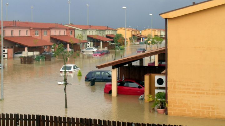 Lluvia: ¿Qué hacer si tu carro queda atrapado en medio de una inundación?