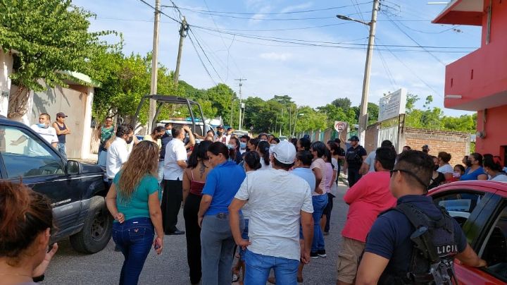 Regreso a Clases: Van dos días del inicio escolar y padres de familia "reprueban" al director