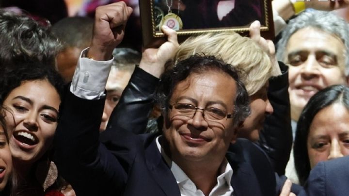 Día histórico para Colombia: Gustavo Petro toma posesión como primer presidente de izquierda