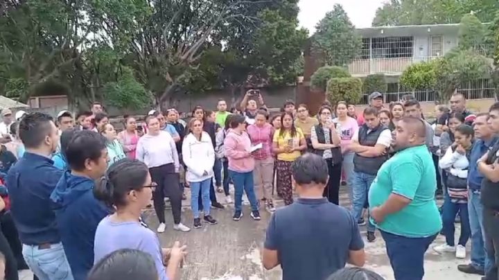 Alumno armado en Cuernavaca: temen padres de familia regrese al plantel a disparar a la maestra