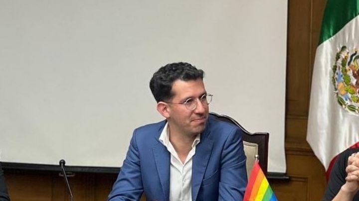 Juan Pablo Delgado, activista LGBT, se registra para diputado federal por MC