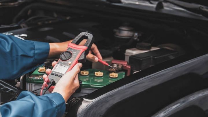 ¿Cuándo se debe cambiar una batería de coche? Tips valiosos para que no te quedes parado