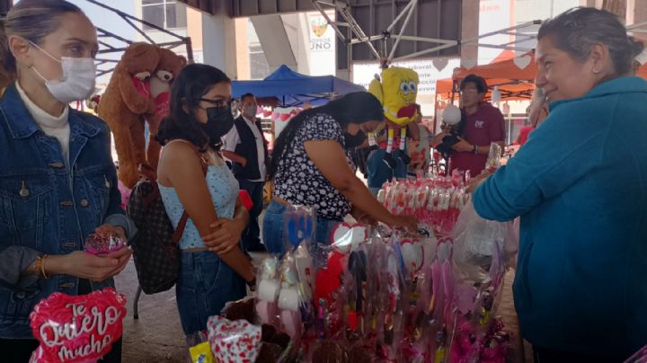 Día de San Valentín: comerciantes te invitan a consumir en sus puestos locales