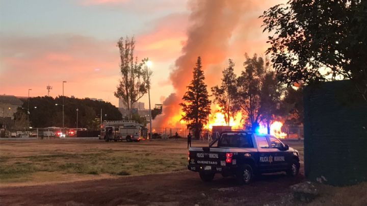 Se registró fuerte incendio en almacén de poda en el Auditorio Josefa Ortiz de Domínguez