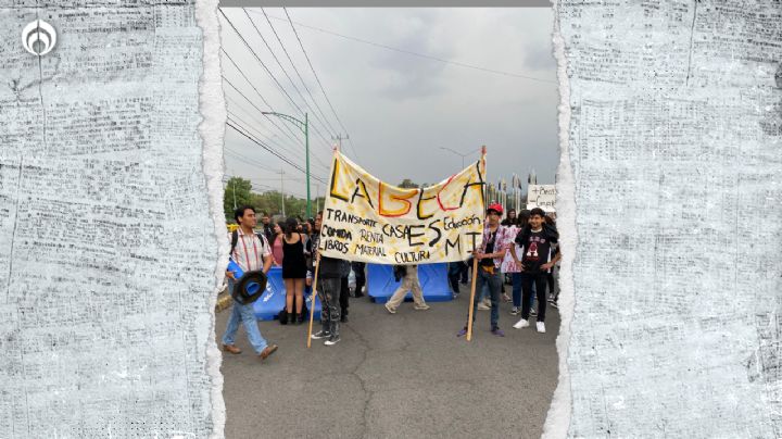 Exigen sus becas de vuelta: Estudiantes de la UNAM cierran Insurgentes en protesta contra recorte