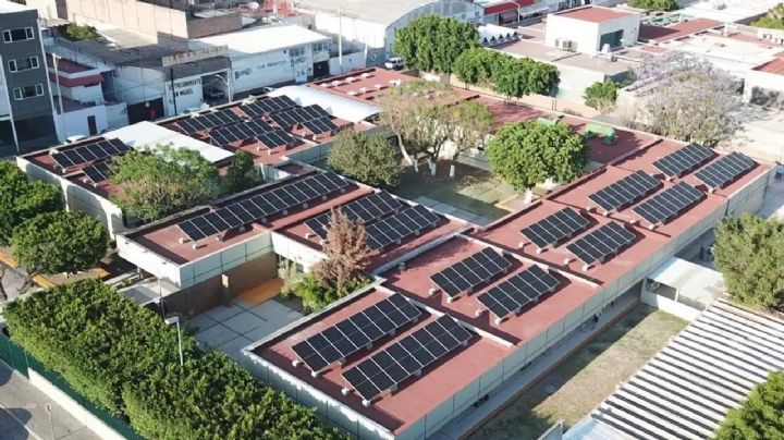 IMSS instala paneles solares en clínicas de León, Celaya e Irapuato