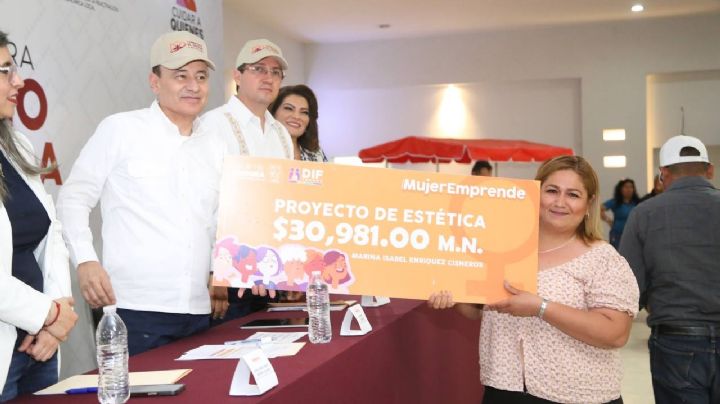 Alfonso Durazo entrega escrituras y apoyos en el sur de Sonora