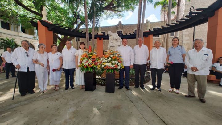 Día de las Madres: rinden homenaje a las 'jefas' de la casa con poemas y música de trío