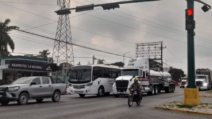 Hombres armados tiran a matar en 'Arco Norte' para asaltar; federales deben vigilar a transportistas