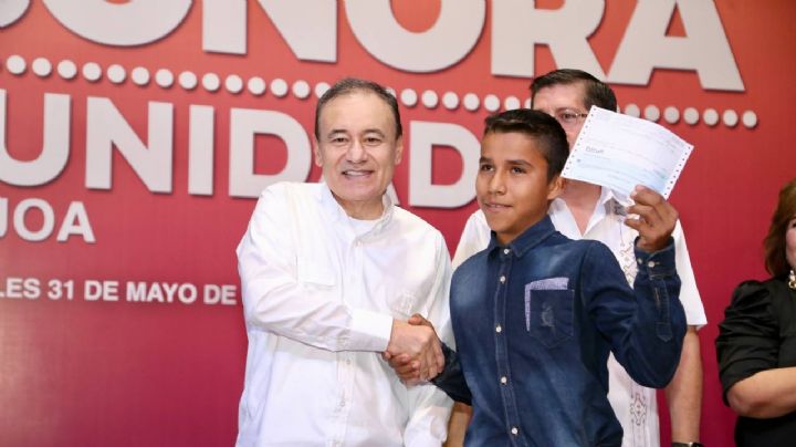 ¡A lo grande! Alfonso Durazo anuncia programas de becas para estudiantes