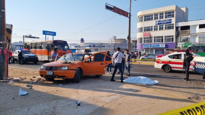 Presuntas carreritas entre 2 autos termina en trágico accidente al poniente de Coatzacoalcos