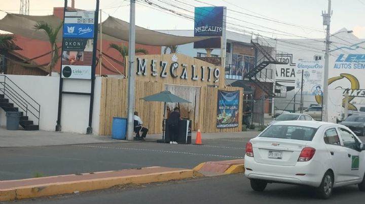 No más 'Mezcalito'; por irregularidades en licencia de venta de alcohol clausuran bar en Querétaro