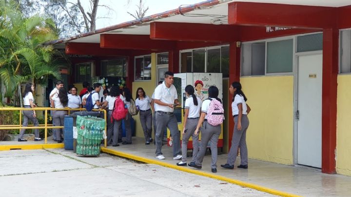 ¡No más 'Peso Pluma'! Respaldan iniciativa para prohibir corridos 'tumbados' en escuelas