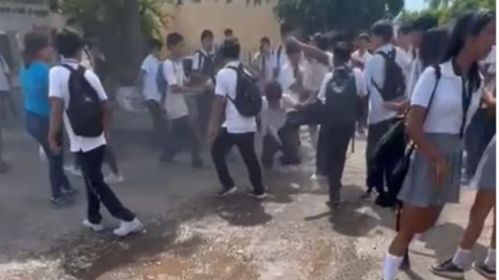 (VIDEO) Salvaje golpiza dan estudiantes a compañero en Cd. Obregón y lo mandan al hospital