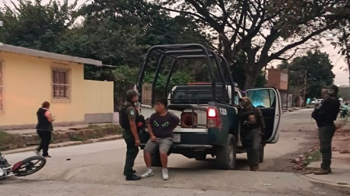 Policías en persecución de un menor atropellan a pareja en motocicleta en Veracruz